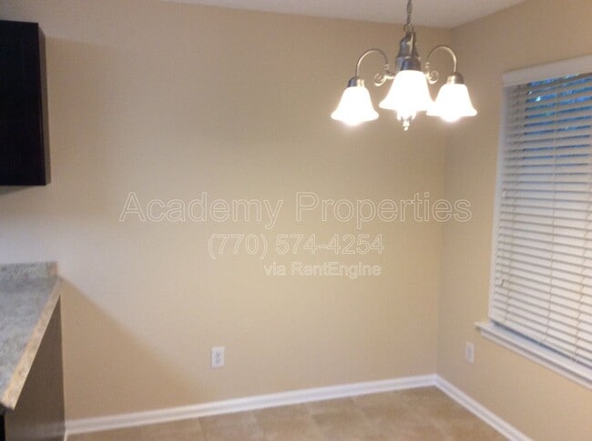 Building Photo - 4015 Yellow Pine Ct
