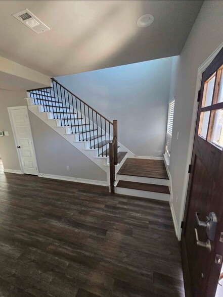 Building Photo - 1602 Marfa Ave