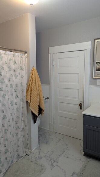 Building Photo - 1534 Jefferson St NE