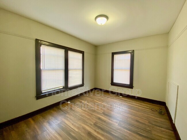 Building Photo - 1411 Roanoke Ave