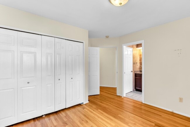 Building Photo - 16345 Pollyanna St