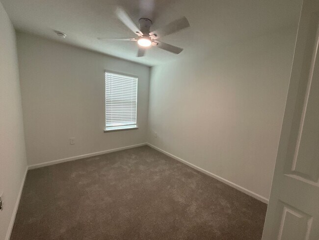 Building Photo - Oak Hammock Preserve Townhomes - New Construction - 3/2.5/1 1672 sqft ***Won't Last***