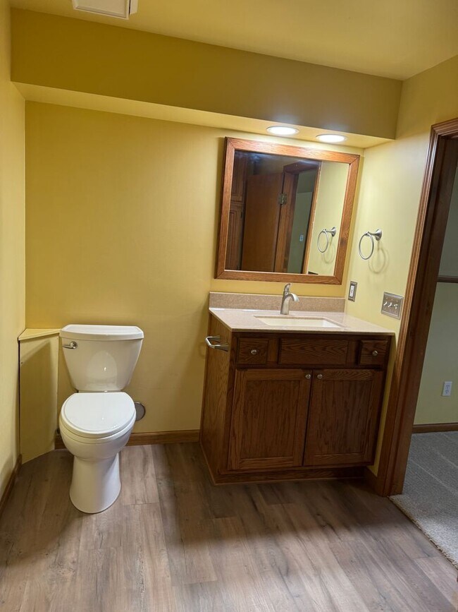 Building Photo - Single Family Home - Available For Rent!