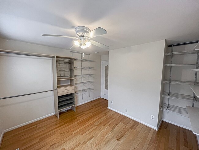 Building Photo - Beautiful 2 Bedroom 1 Bath Townhouse in Fa...