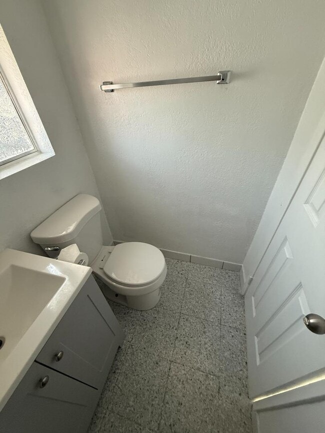 Building Photo - 66321 Buena Vista Ave