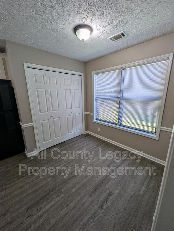Building Photo - 774 Yorkshire Ln