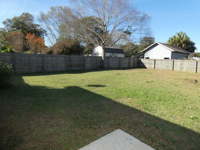 Building Photo - Charming Ranch-Style Home - Pace