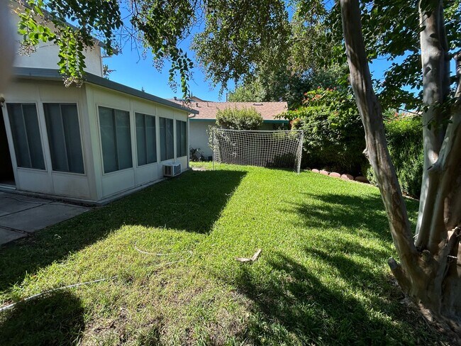 Building Photo - REDUCED!!!