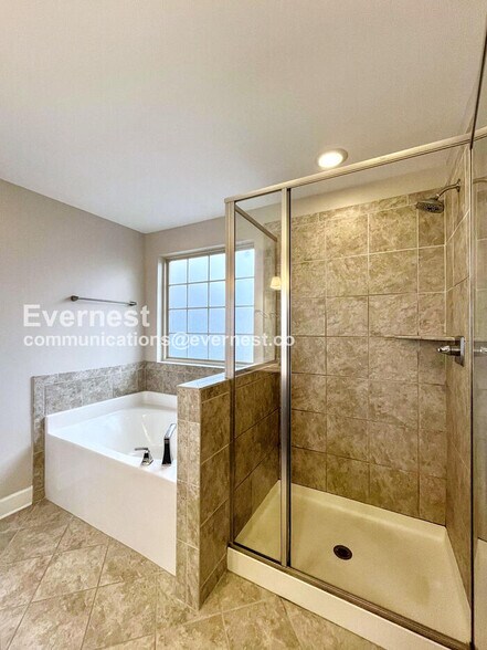 Building Photo - 5549 Prada Dr