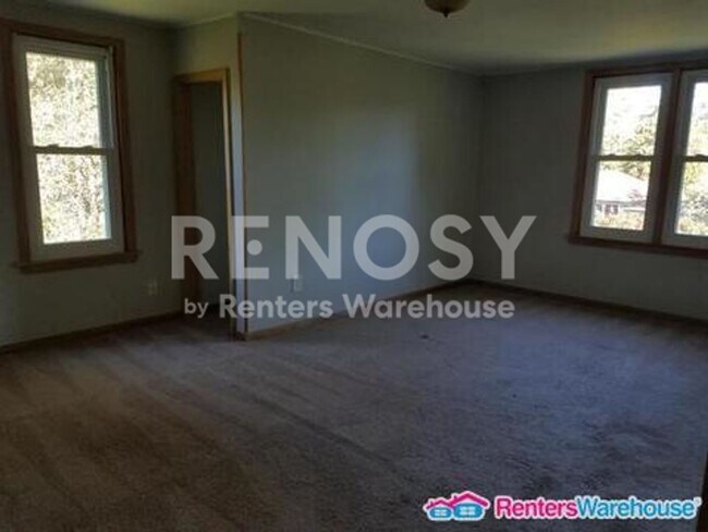 Building Photo - 161 90th Ln NE