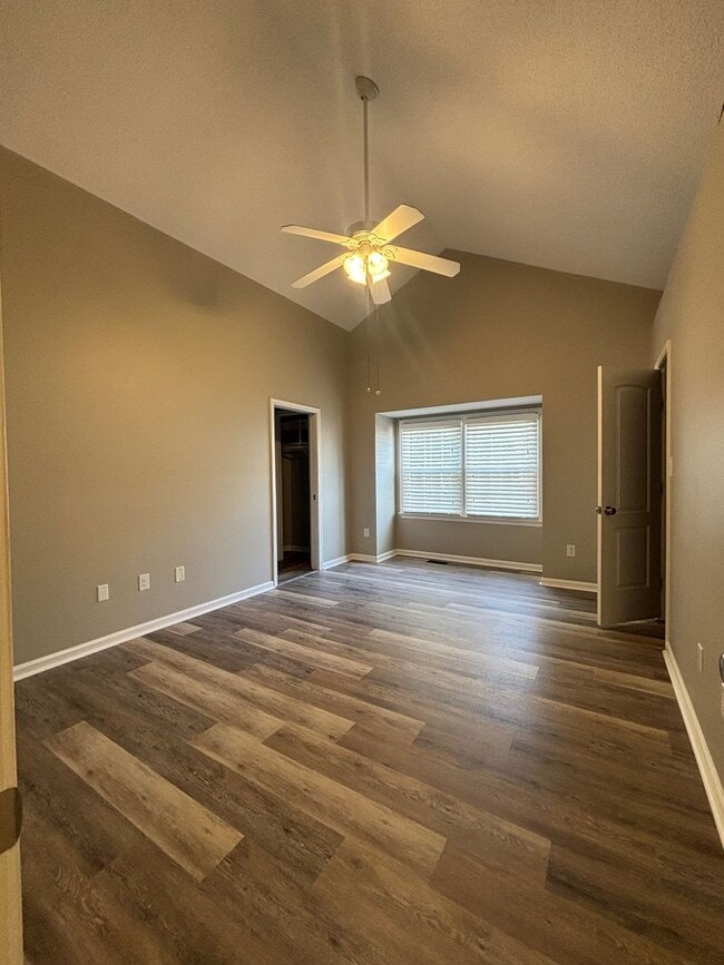 Building Photo - Gorgeous Condo up for rent!