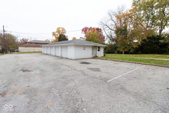 Building Photo - 5918 Devington Rd