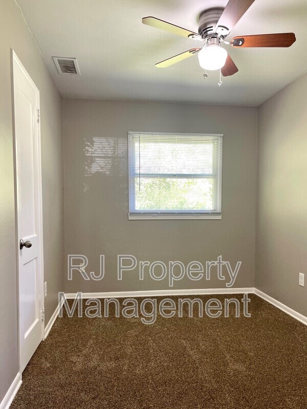 Building Photo - 864 Carrolton Rd