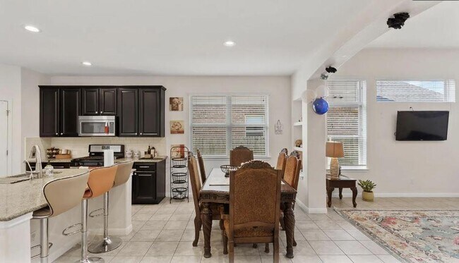 Building Photo - 2781 Santa Ana Ln