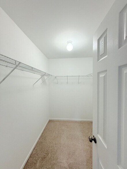Building Photo - 301 Saranac Ridge Dr