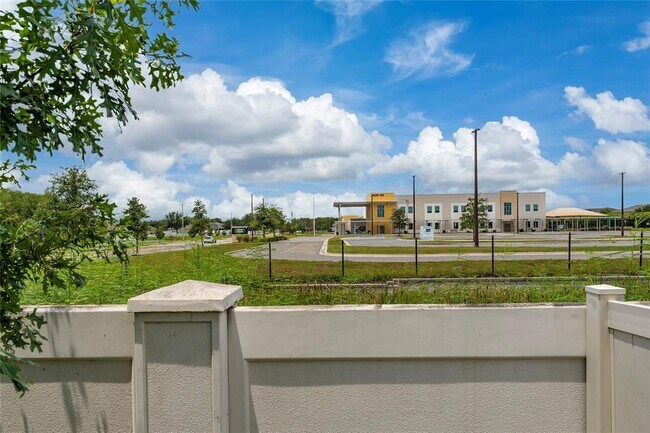Building Photo - 3207 Palatka St
