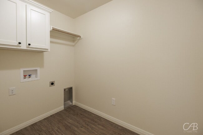 Building Photo - For Lease