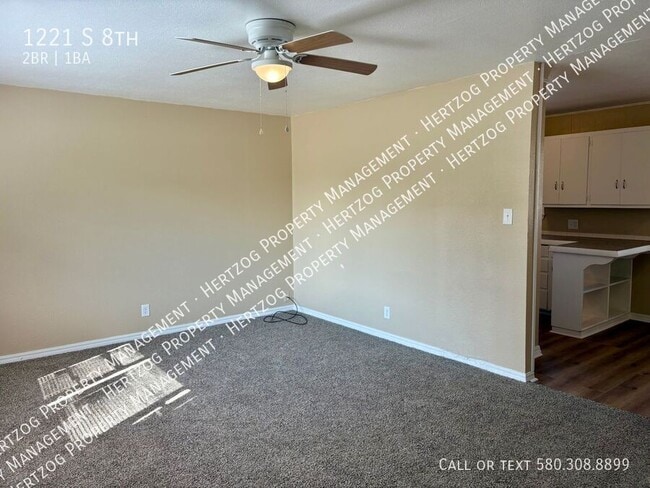 Building Photo - 1221 S 8th-