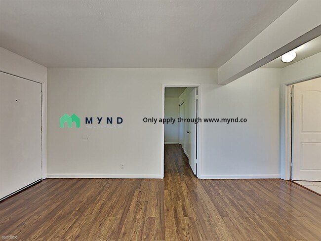 Building Photo - 457 S 10th St