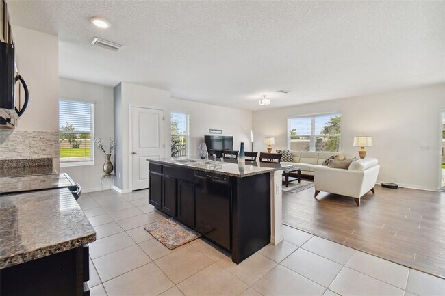 Building Photo - 8258 Pelican Reed Cir