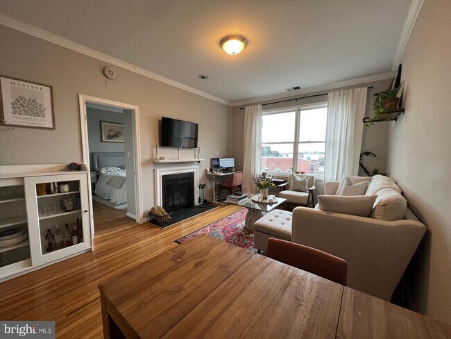 Building Photo - 1830 California St NW