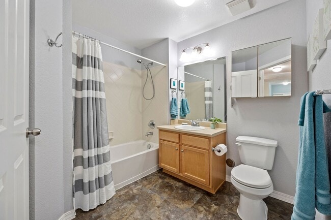 Building Photo - 2450 Windrow Dr