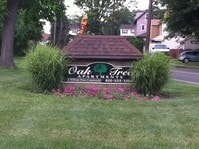 Building Photo - Oak Tree Apartments