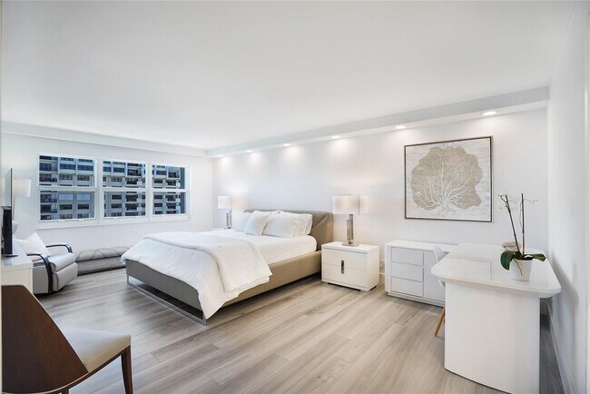 Building Photo - 5100 N Ocean Blvd