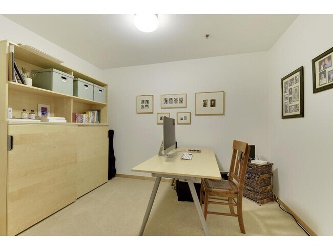 Building Photo - 401 N 2nd St