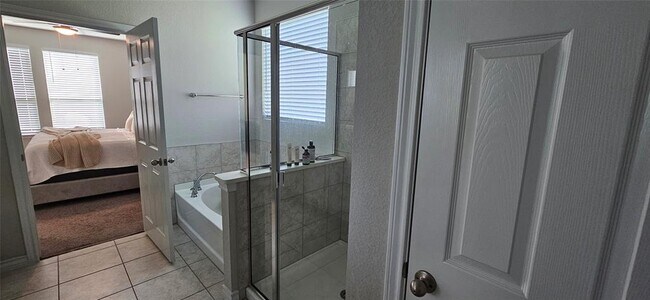 Building Photo - 16700 Fresno Cove