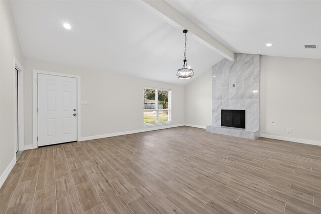 Building Photo - 16115 Little Cypress Ln