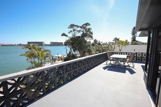 Building Photo - Fully Furnished Luxury Waterfront Unit w/in Walking Distance to the Shopping, Beach, Restaurants,...