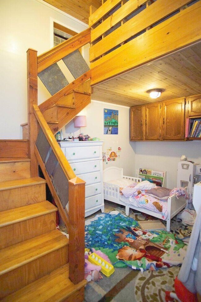 Building Photo - 334 Paterson Plank Rd