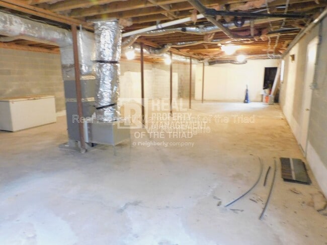 Building Photo - 8521 Richardsonwood Rd