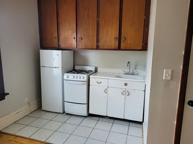 Interior Photo - 1552 Edmund Ave