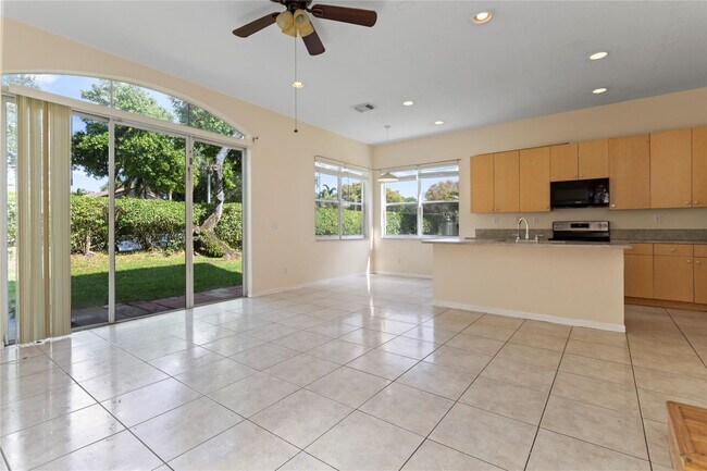 Building Photo - 2215 NW 76th Terrace
