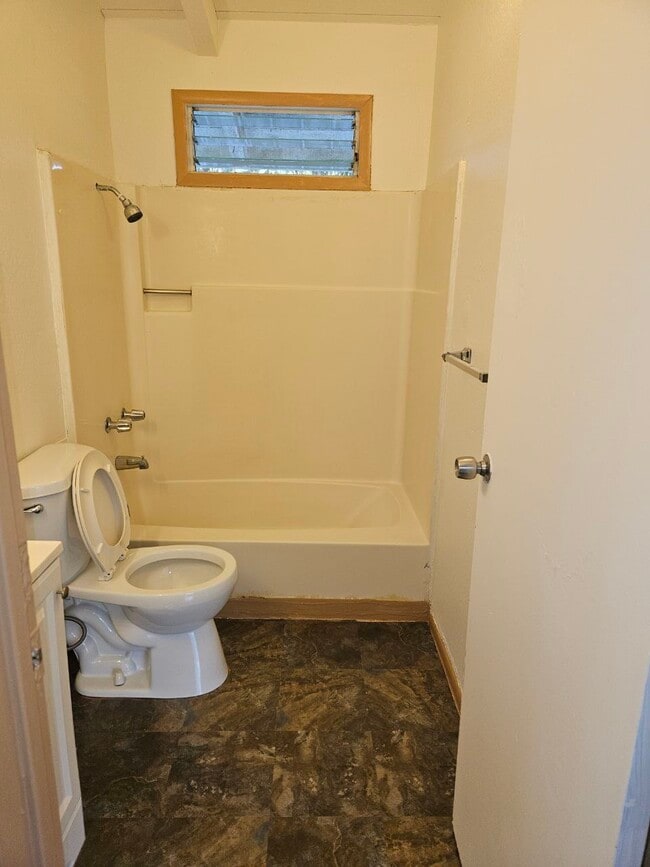 Building Photo - 11-3482-3482 Plumeria St