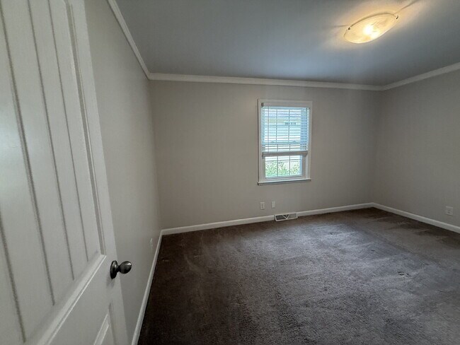 Building Photo - 3BR/2BA Durham Duplex | Utilities Included | Move-In Special: $500 Deposit | Near Duke