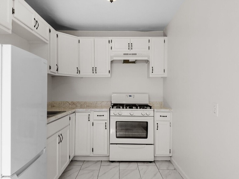 Building Photo - 4533 Pickford St