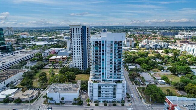 Building Photo - 315 NE 3rd Ave