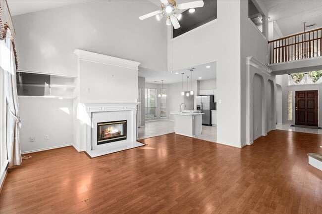 Building Photo - 3914 Clarestone Dr