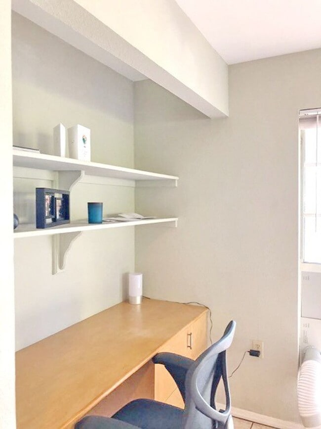 Building Photo - Keonekai Villages upstairs 2 bedroom, 1.5 ...