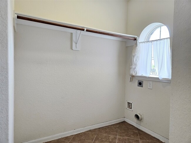 Building Photo - 5231 Lagoon Ct