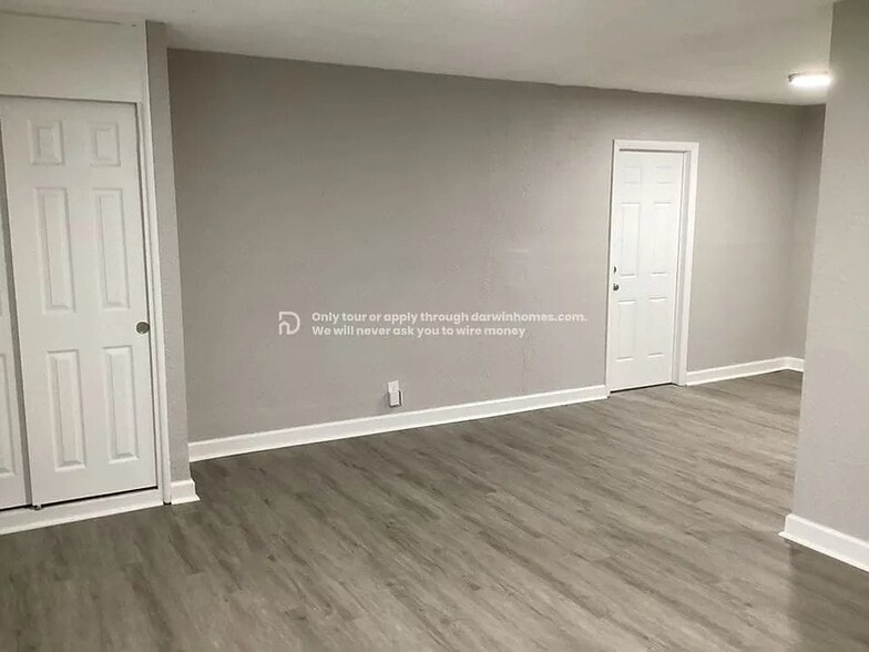 Building Photo - 4806 E 45th St