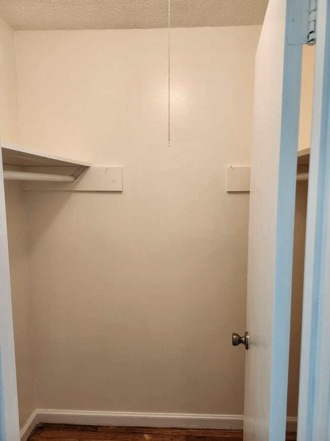 Building Photo - 1381 Biscayne Dr