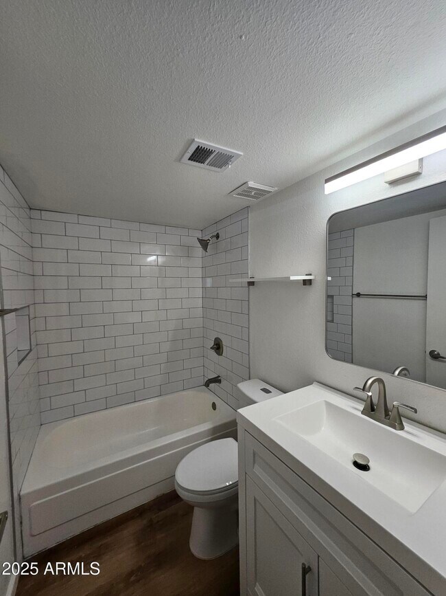 Building Photo - 4910 W Corrine Dr