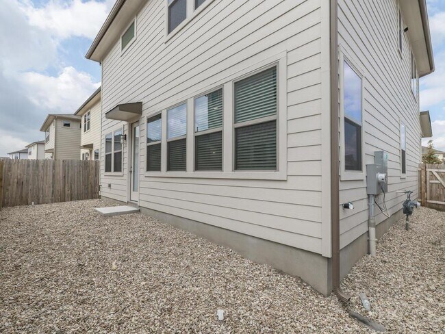 Building Photo - 9101 Garnet Dr
