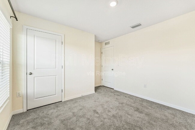 Building Photo - 816 Will Scarlett Ave