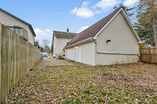 Building Photo - 1846 Harlan Rd