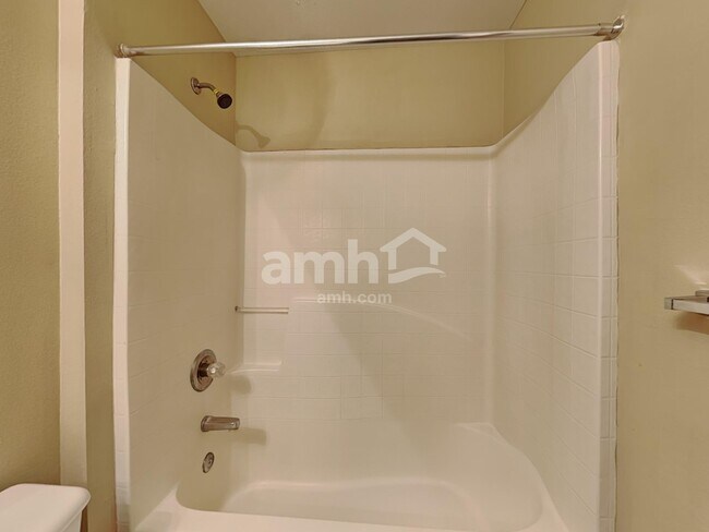 Building Photo - 3275 Hunters Chase Loop